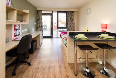 Bronze Plus Studio - Image 1